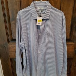 Mens long-sleeved dress shirt